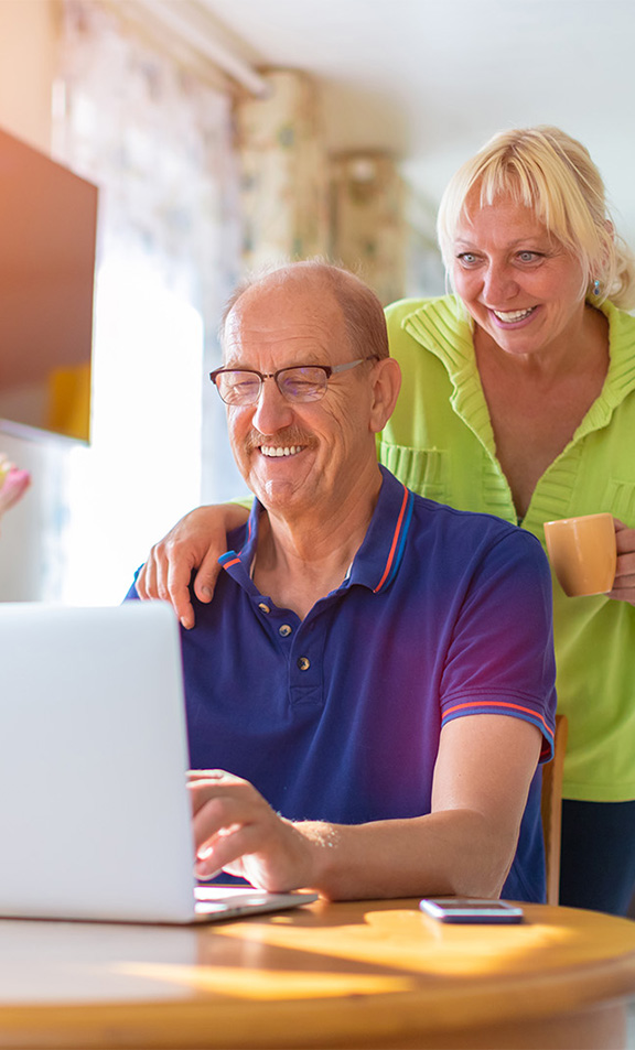 Couple buys heating oil online.